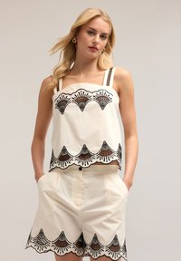 Майка-борцовка