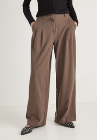 Широкие брюки