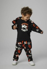 Спортивные штаны