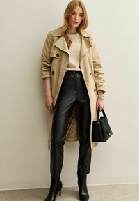 Узкие брюки