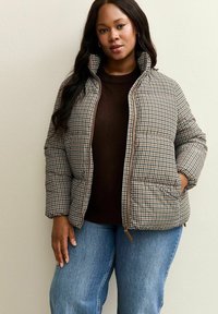 Зимняя куртка