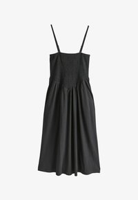 Платье без бретелек