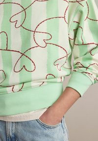 Толстовка Толстовка