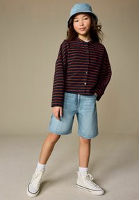 Вязаная кофта