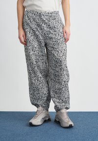 Спортивные штаны