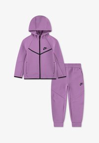 Набор одежды