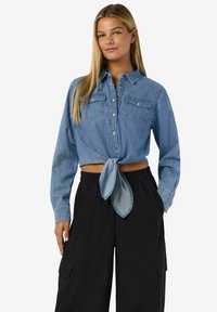 Джинсовая блузка