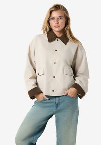 Вельветовая куртка