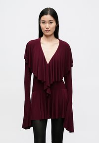 Короткое платье