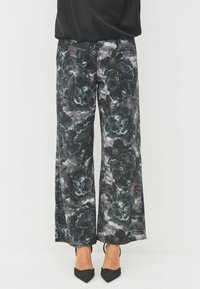 Широкие брюки