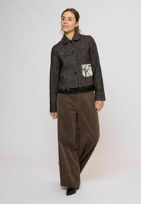 Короткая куртка