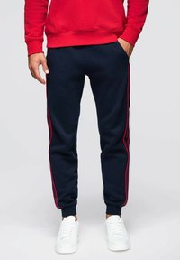 Спортивные штаны