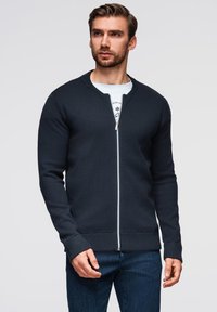 Вязаная кофта Вязаная кофта