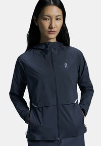 Спортивная куртка