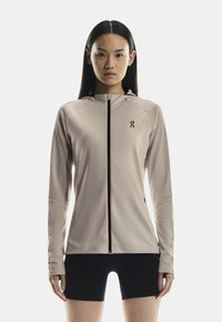 Спортивная куртка