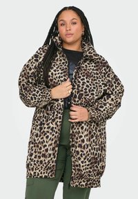 Короткое пальто Короткое пальто