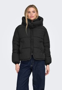 Зимняя куртка