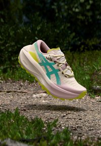 Беговые кроссовки