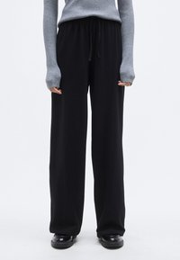 Спортивные штаны