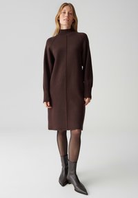 Вязаное платье