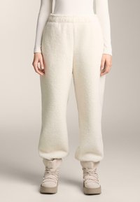 Спортивные штаны