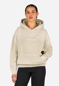 Пуловер с капюшоном