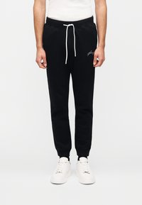 Спортивные штаны