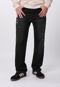 Прямые джинсы Прямые джинсы