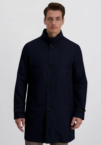 Короткое пальто