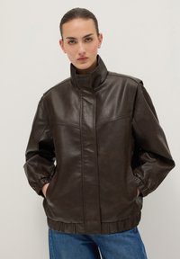 Байкерская куртка