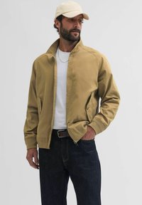 Куртка бомбер