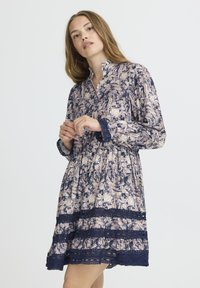 Короткое платье