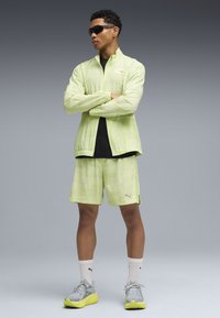 Спортивная куртка