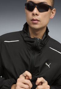 Спортивная куртка