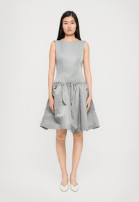 Платье Платье