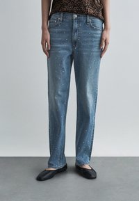 Прямые джинсы Прямые джинсы