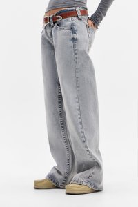 Свободные джинсы