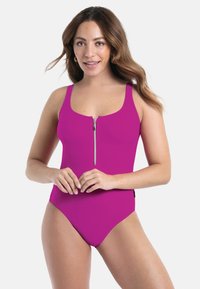 Слитный купальник