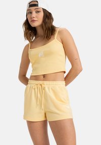 Спортивный костюм Спортивный костюм