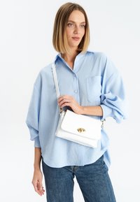 Сумка через плечо