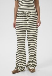 Спортивные штаны