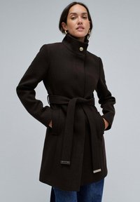 Шерстяное пальто