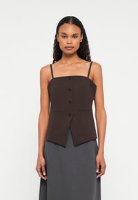 Топ на бретельках Топ на бретельках