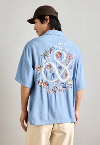 Рубашка с коротким рукавом Рубашка с коротким рукавом