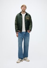 Куртка бомбер