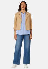 Свободные джинсы Свободные джинсы