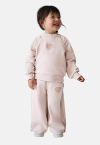 Набор одежды