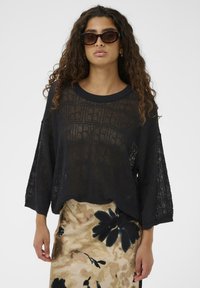 Пуловер с рукавом три четверти