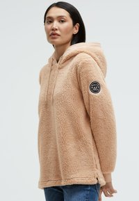 Флисовая куртка