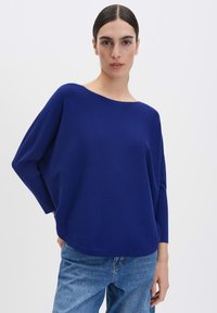 Пуловер с рукавом три четверти